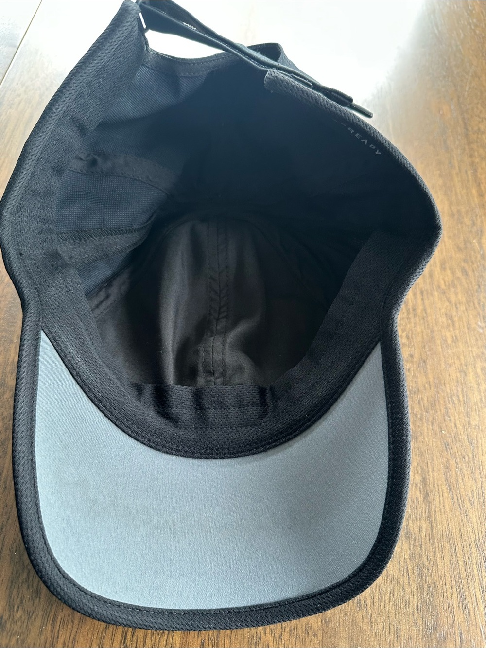adidas Black Cap with White Logo - Picture 5 of 6